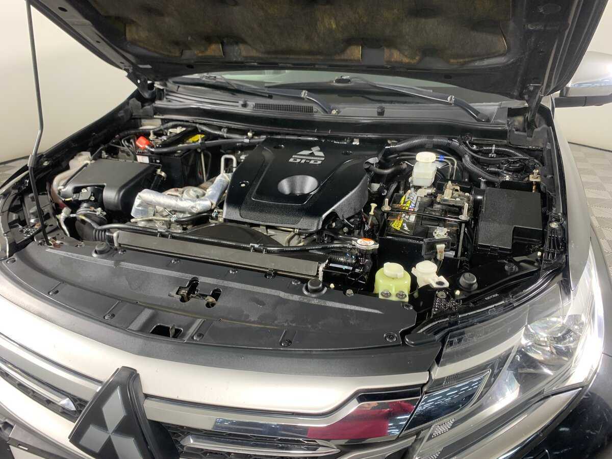 Mitsubishi Pajero Sport, 2017 Фото №11