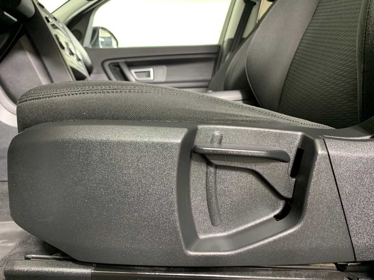 Land Rover Discovery Sport, 2018 Фото №17