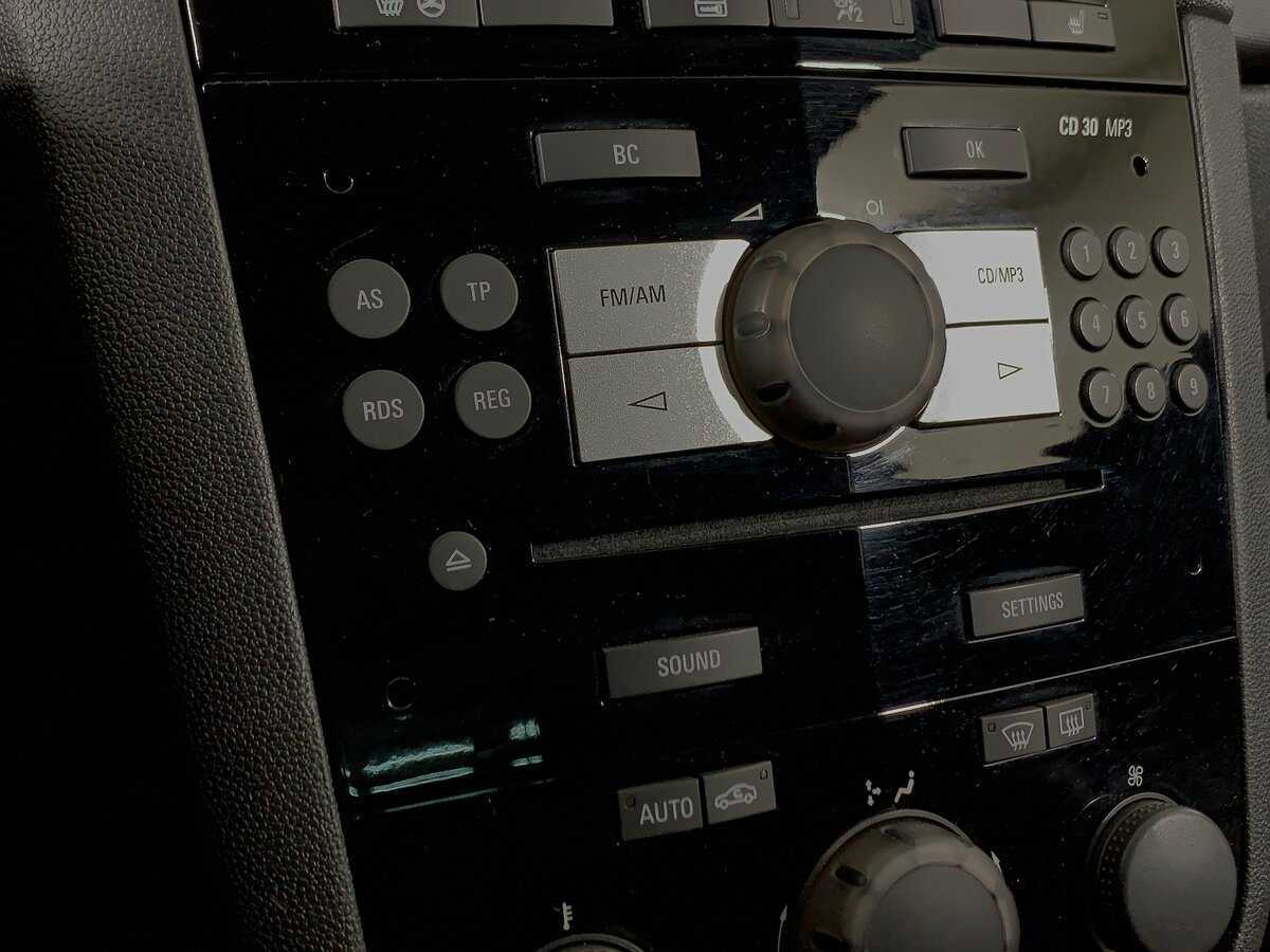 Opel Corsa, 2011 Фото №15