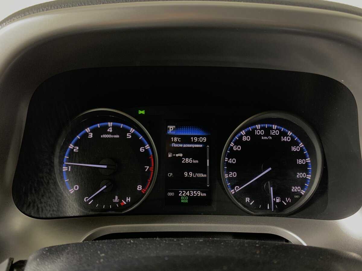 Toyota RAV4, 2018 Фото №15