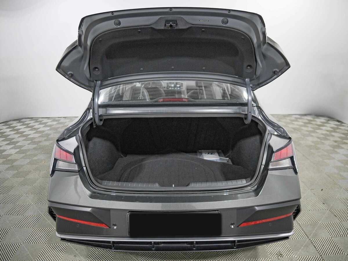 Hyundai Elantra, 2023 Фото №17