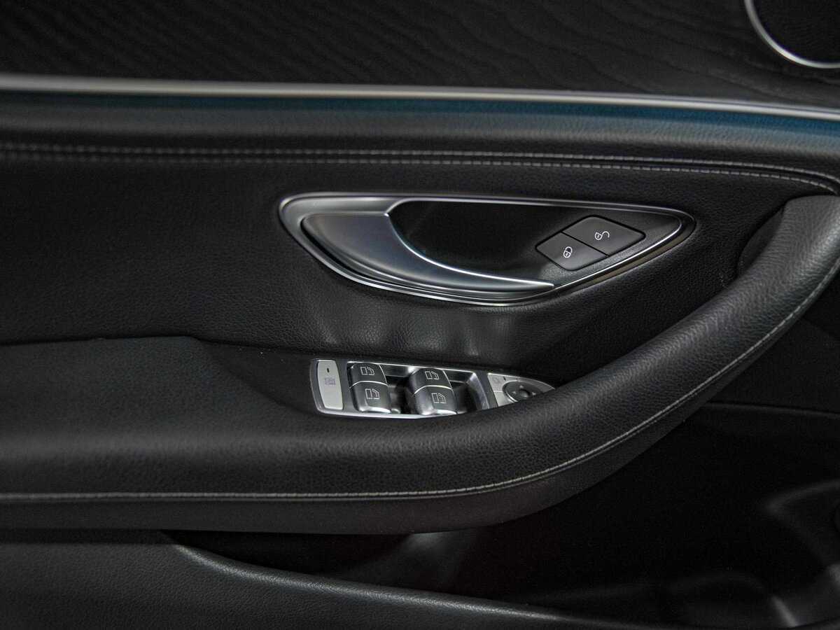 Mercedes-Benz E-Класс 200, 2021 Фото №12