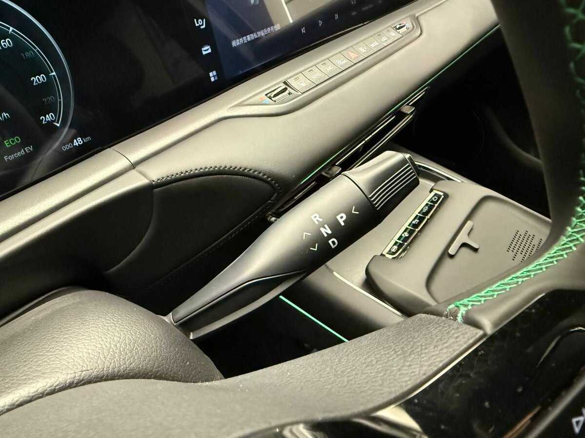 Voyah Free, 2024 Фото №8