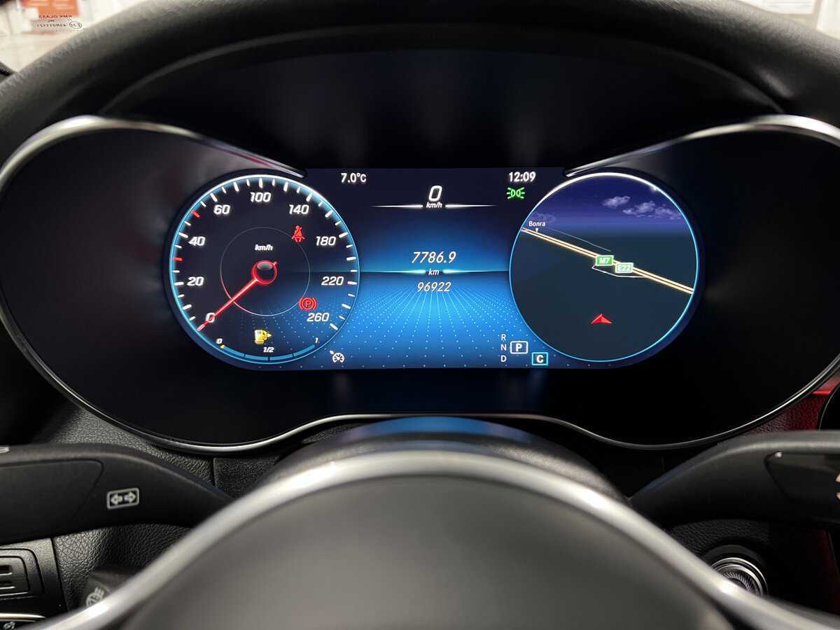 Mercedes-Benz GLC Coupe 300, 2019 Фото №13