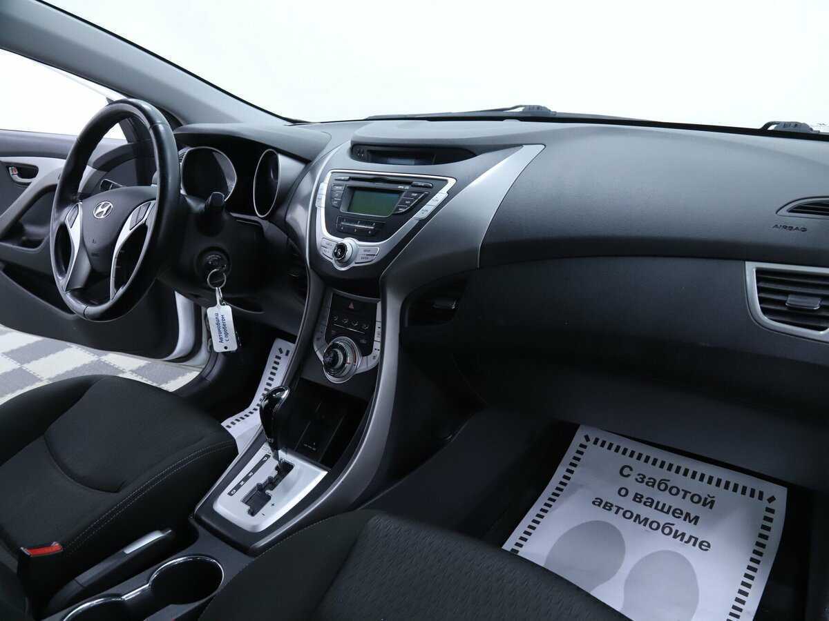 Hyundai Elantra, 2011 Фото №11