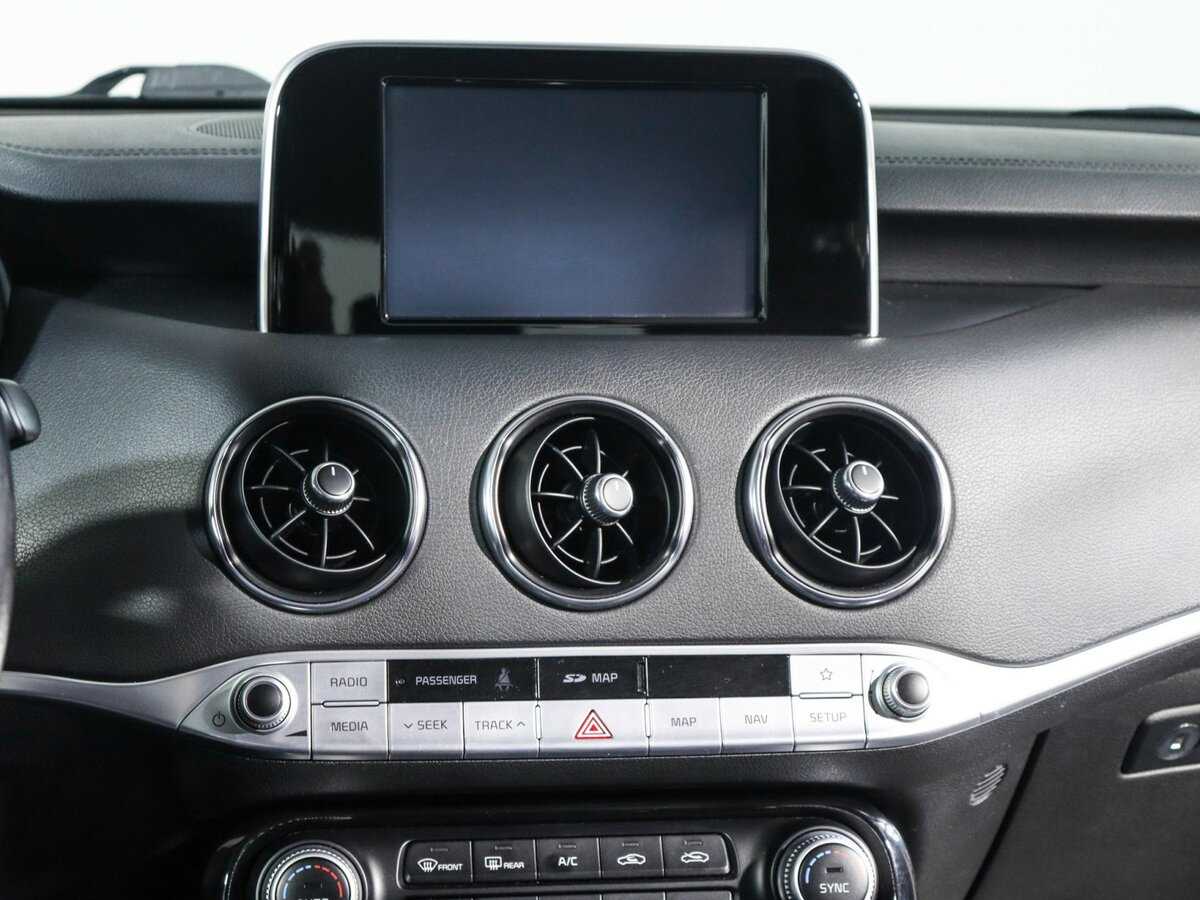 Kia Stinger, 2018 Фото №11