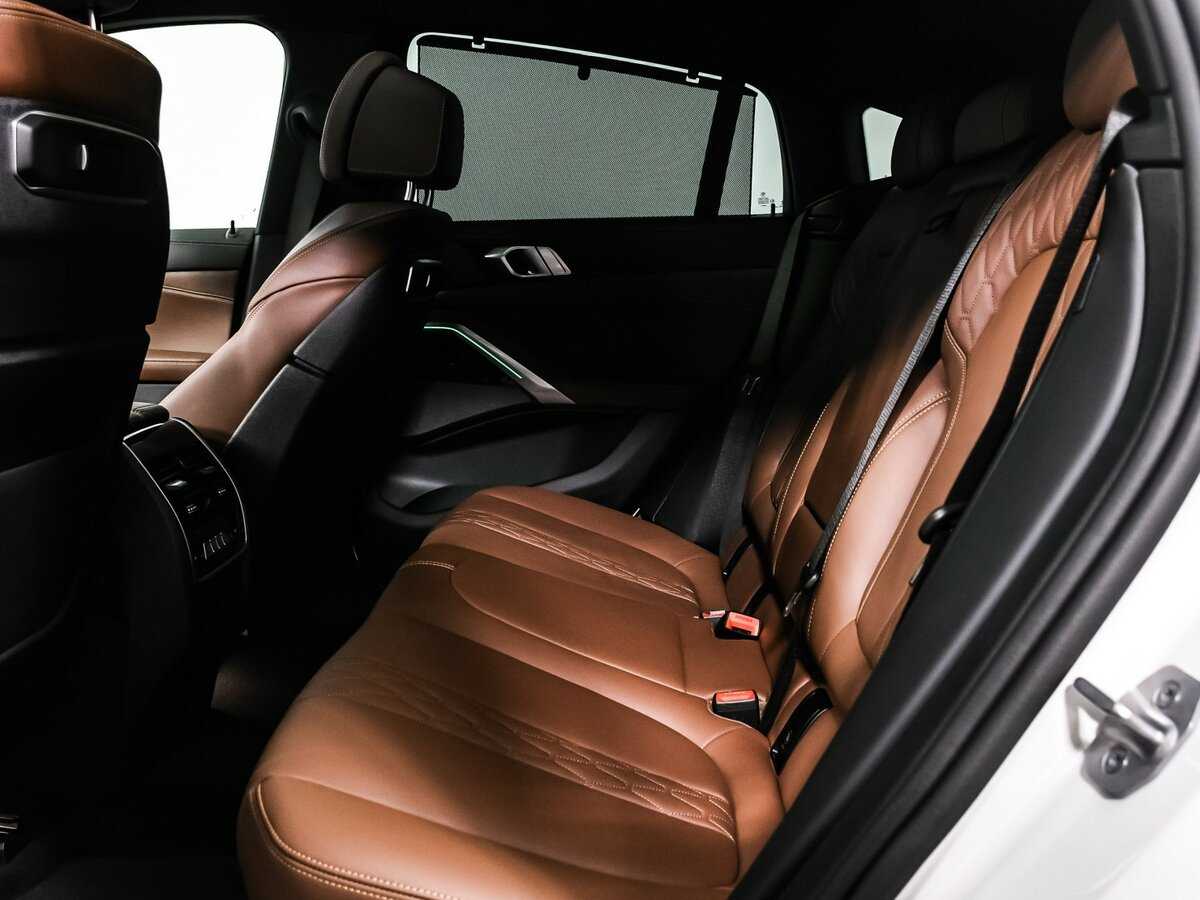 BMW X6 40i, 2023 Фото №13