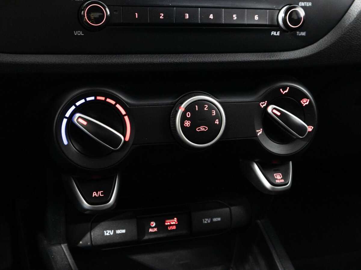 Kia Rio, 2019 Фото №16