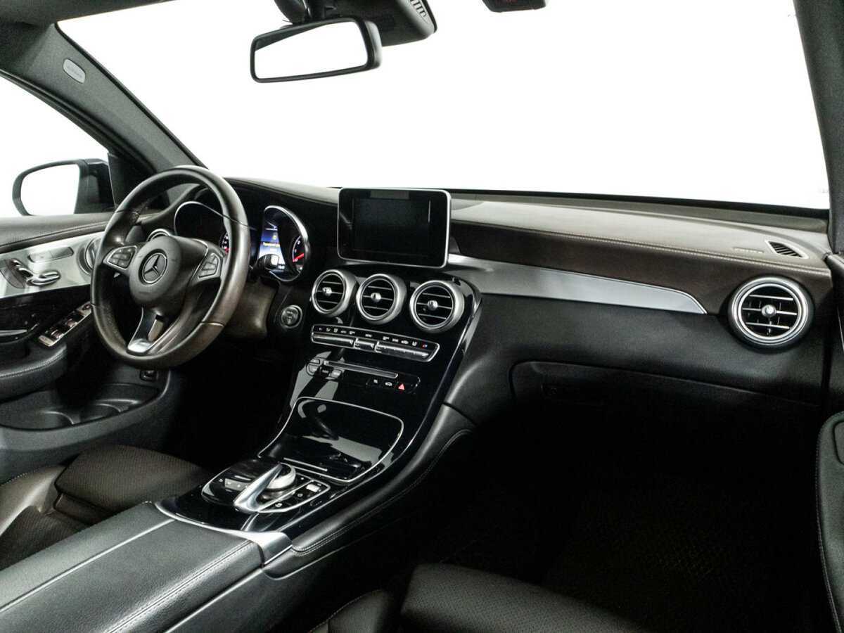 Mercedes-Benz GLC Coupe 300, 2018 Фото №9