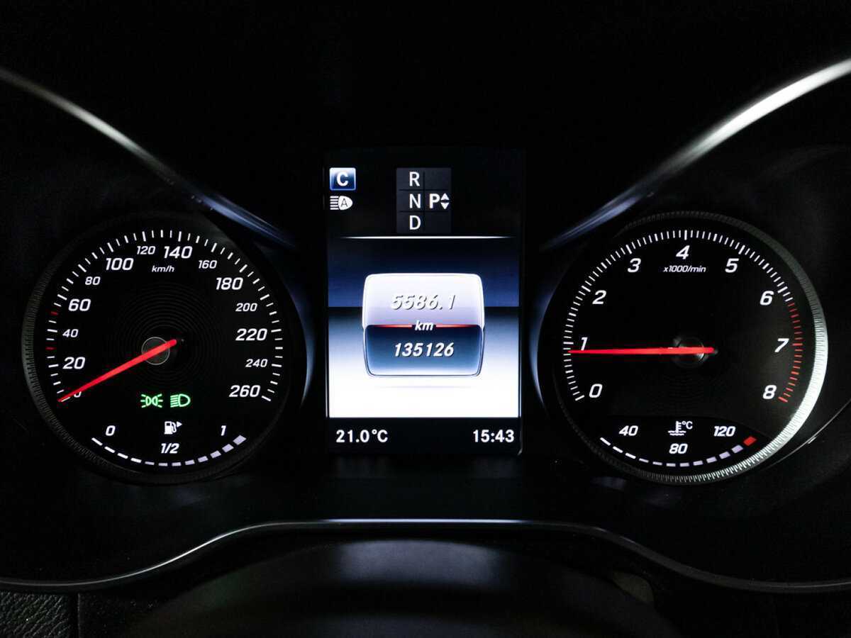 Mercedes-Benz GLC Coupe 300, 2018 Фото №12