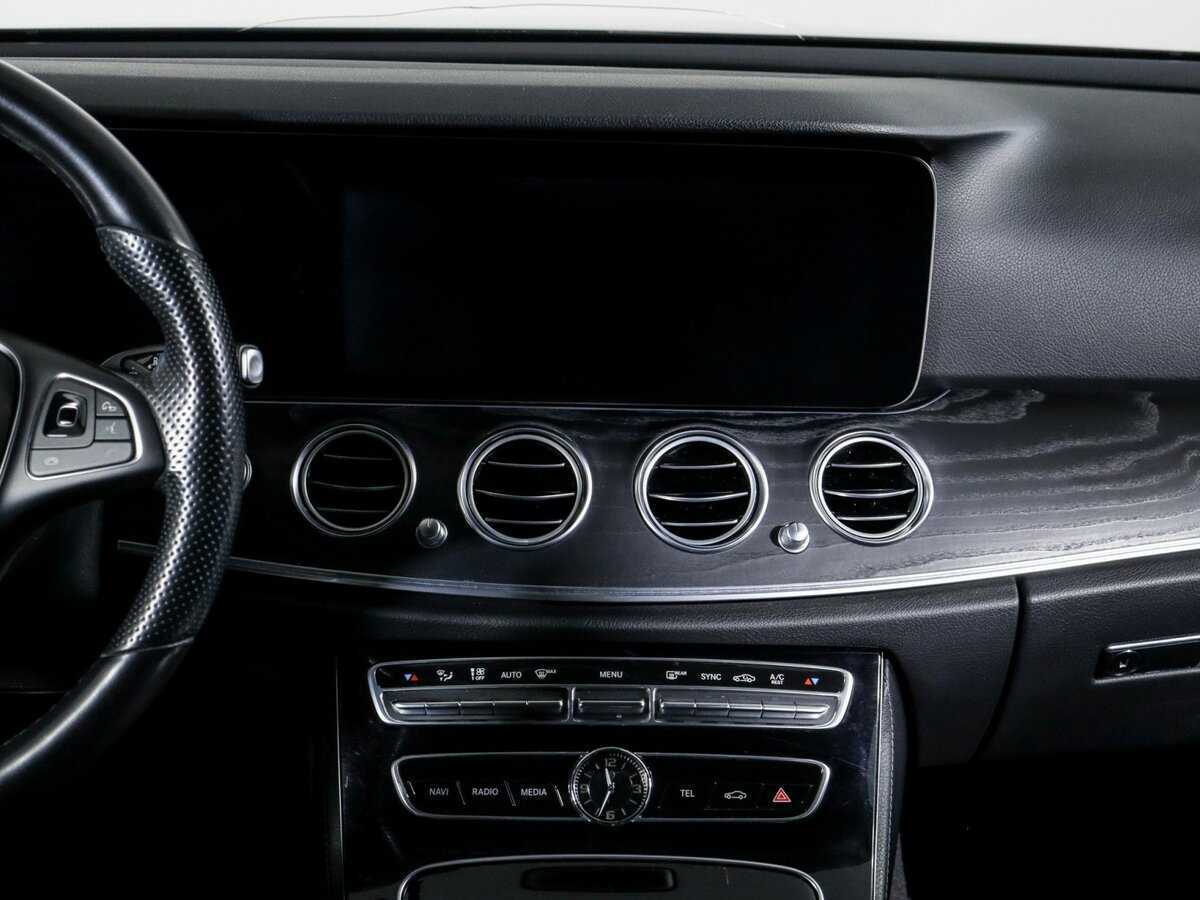 Mercedes-Benz E-Класс 300, 2017 Фото №13