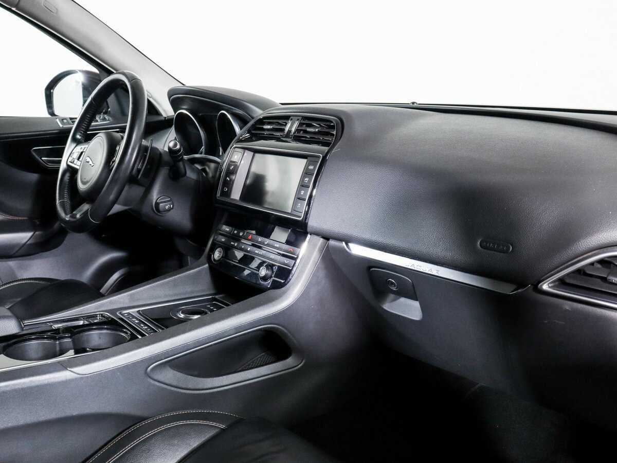 Jaguar F-Pace, 2017 Фото №9