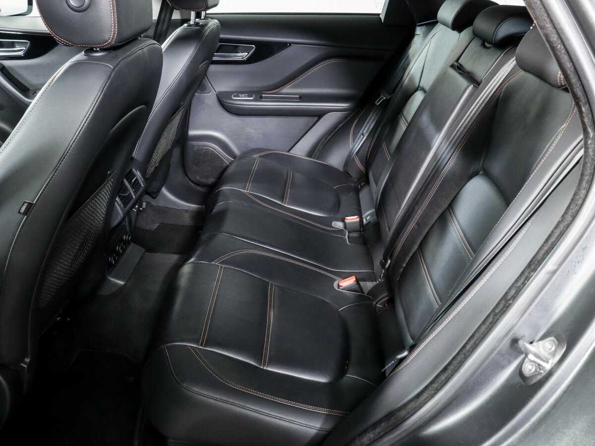 Jaguar F-Pace, 2017 Фото №10