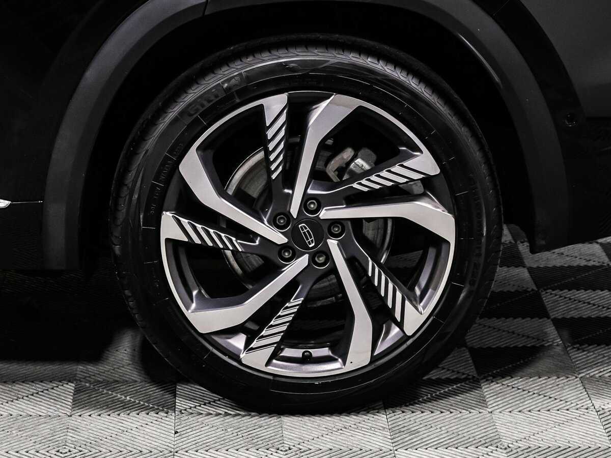 Geely Monjaro, 2023 Фото №14