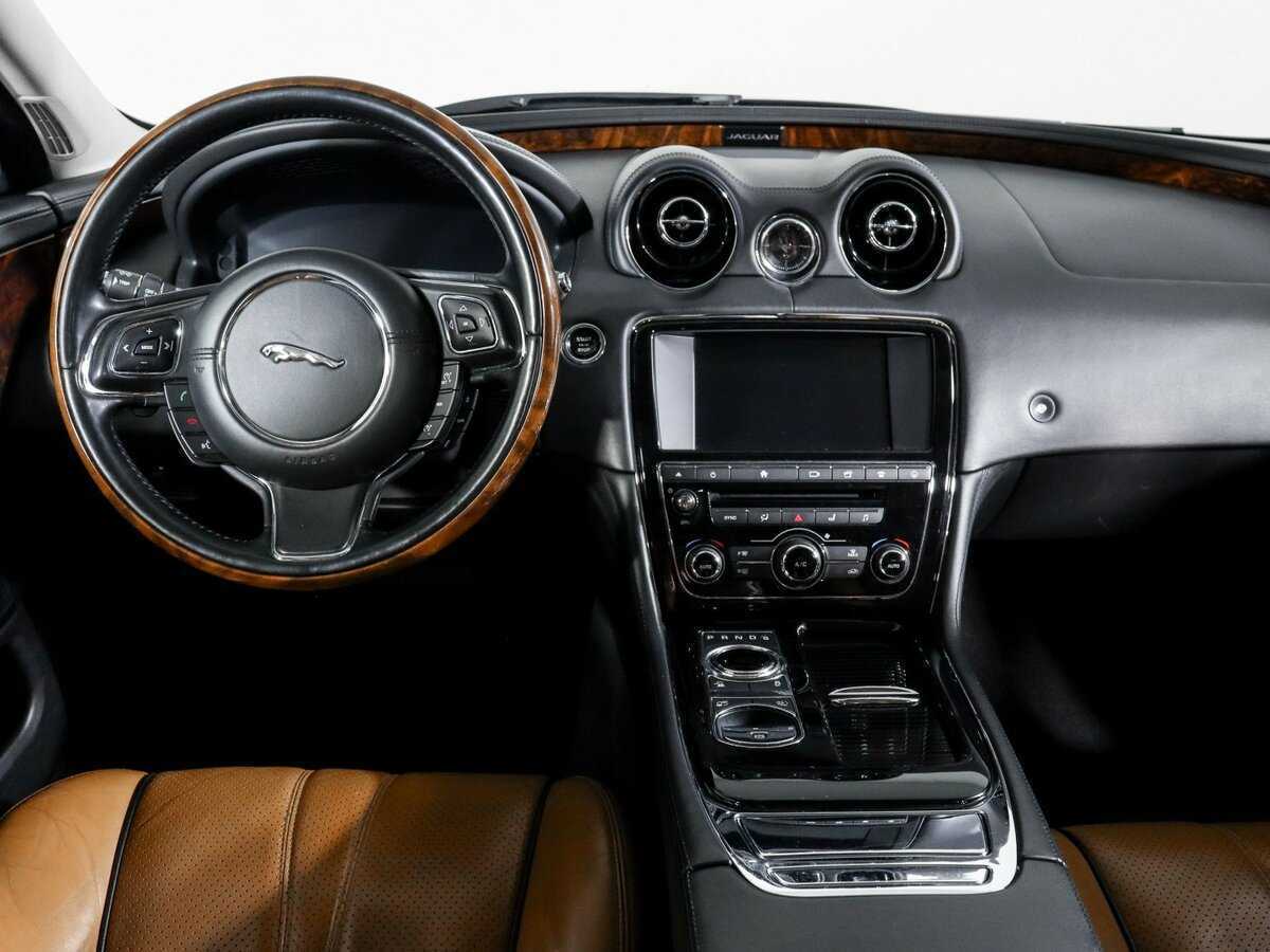 Jaguar XJ Long, 2017 Фото №9