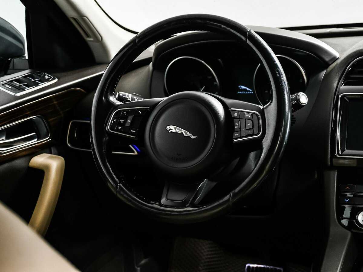 Jaguar F-Pace, 2016 Фото №16