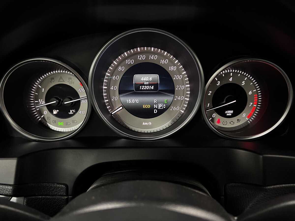 Mercedes-Benz E-Класс 200, 2015 Фото №13