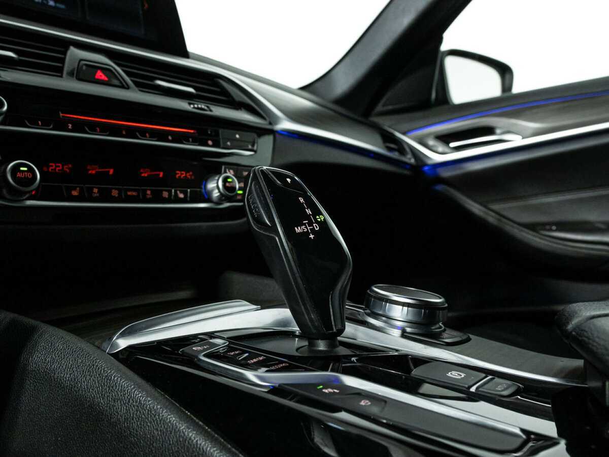 BMW 5 серии 530i xDrive, 2017 Фото №19