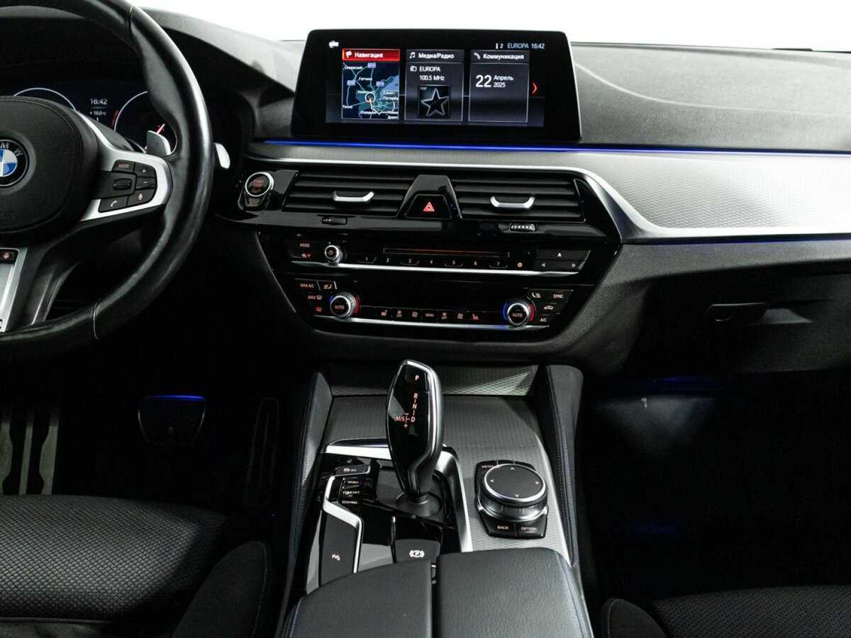 BMW 5 серии 530i xDrive, 2019 Фото №14