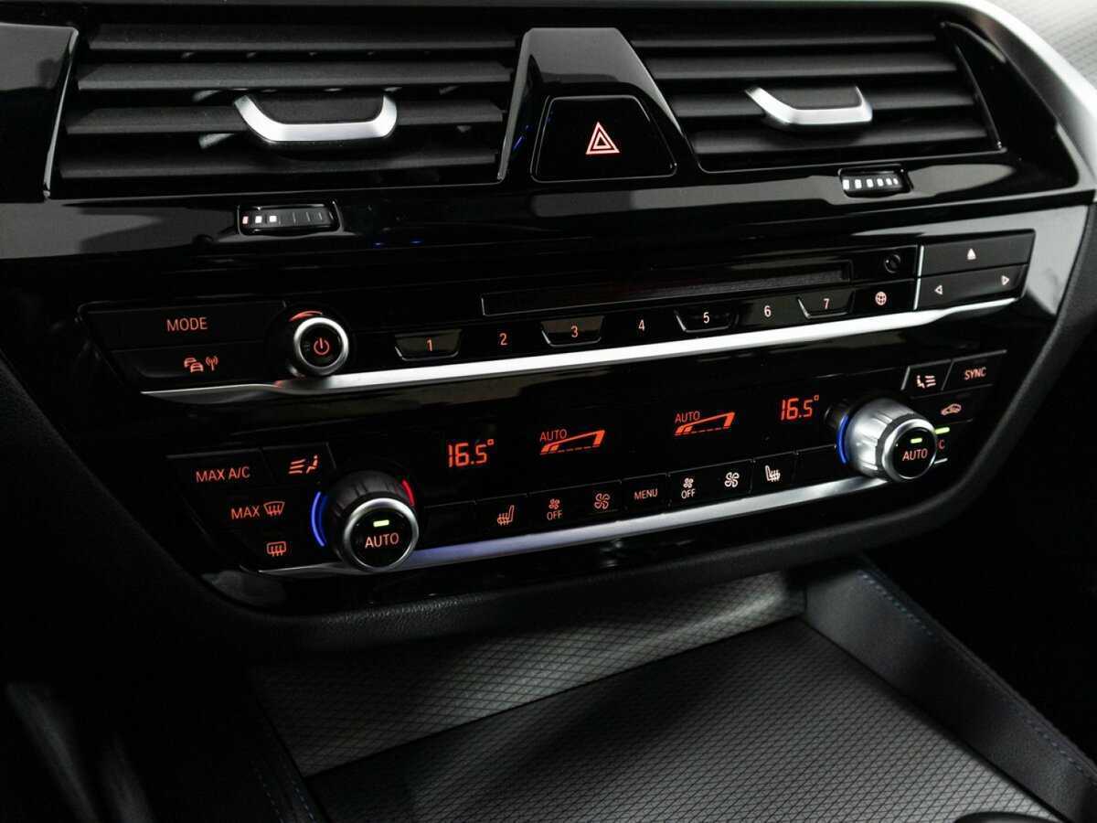 BMW 5 серии 530i xDrive, 2019 Фото №22