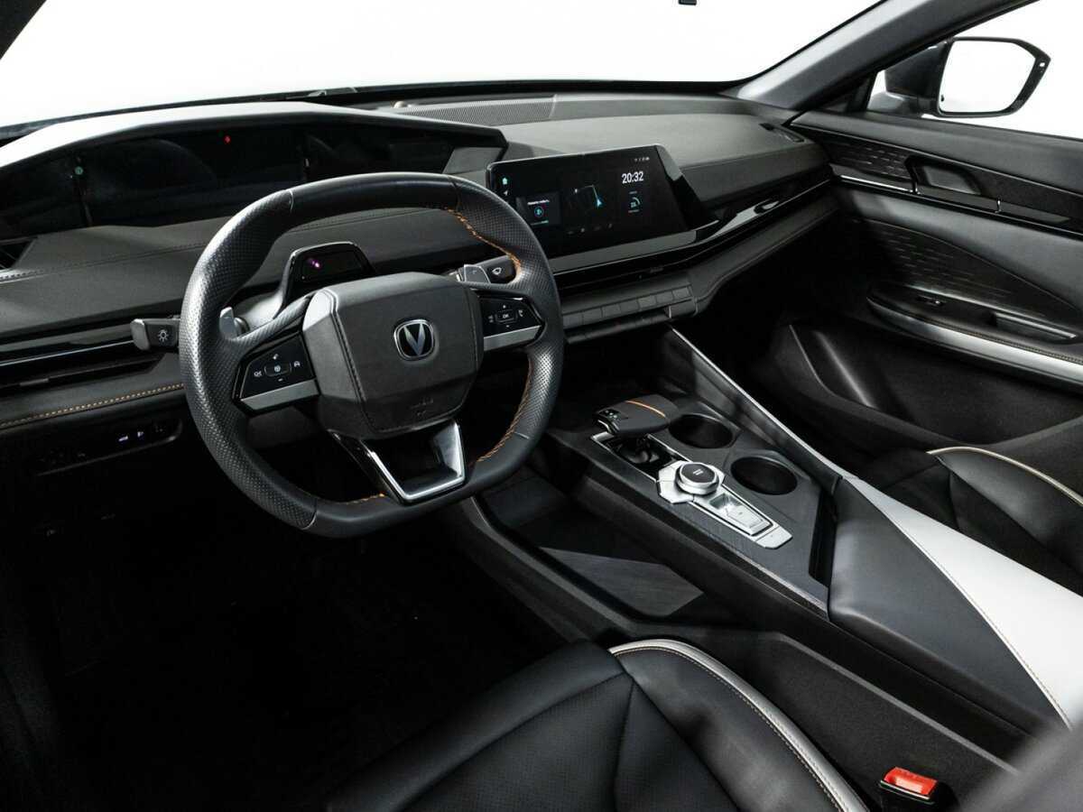 Changan UNI-V, 2023 Фото №11