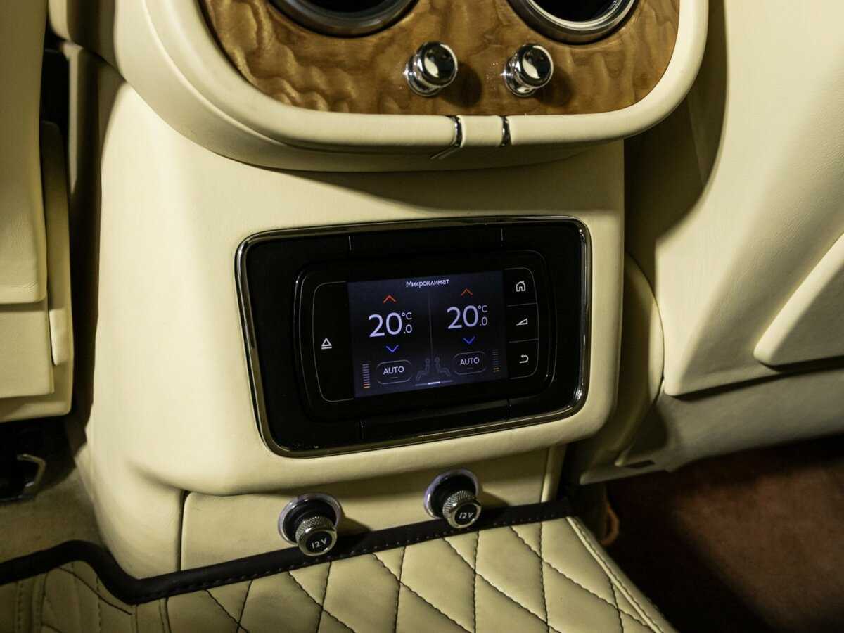 Bentley Bentayga, 2016 Фото №31