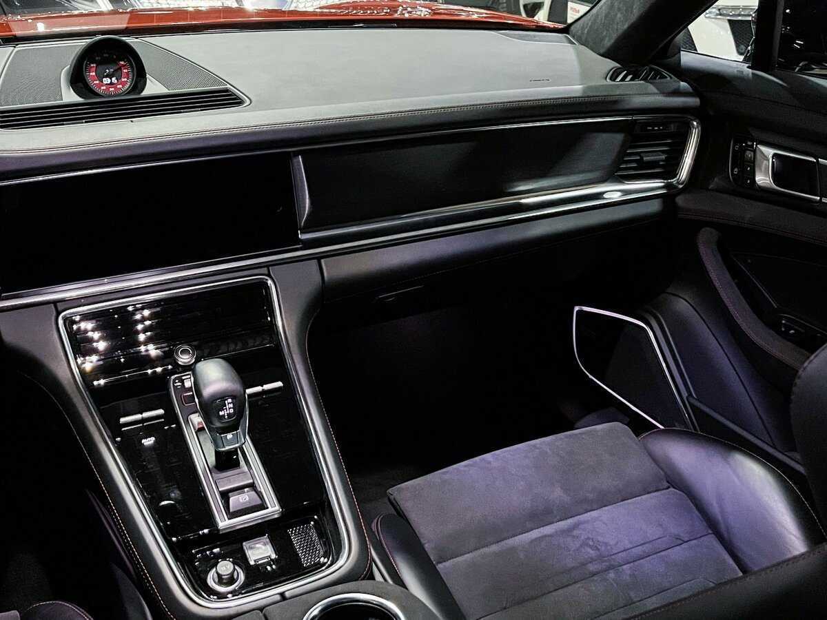 Porsche Panamera GTS, 2020 Фото №23
