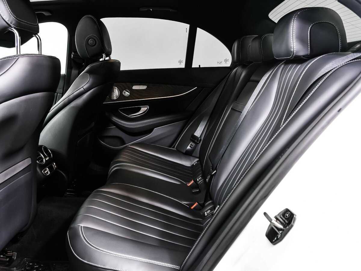 Mercedes-Benz E-Класс 300 e, 2022 Фото №13