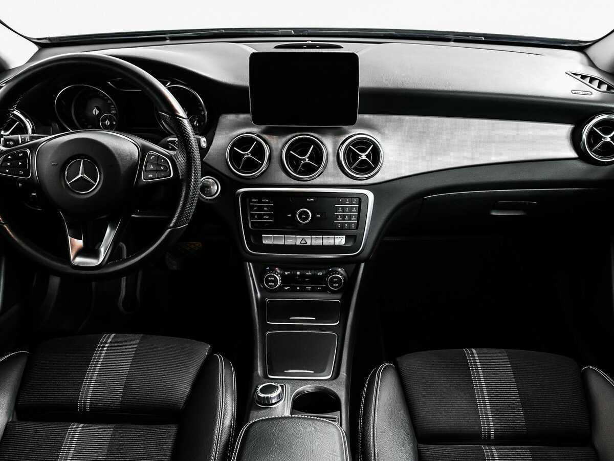 Mercedes-Benz GLA 200, 2018 Фото №11