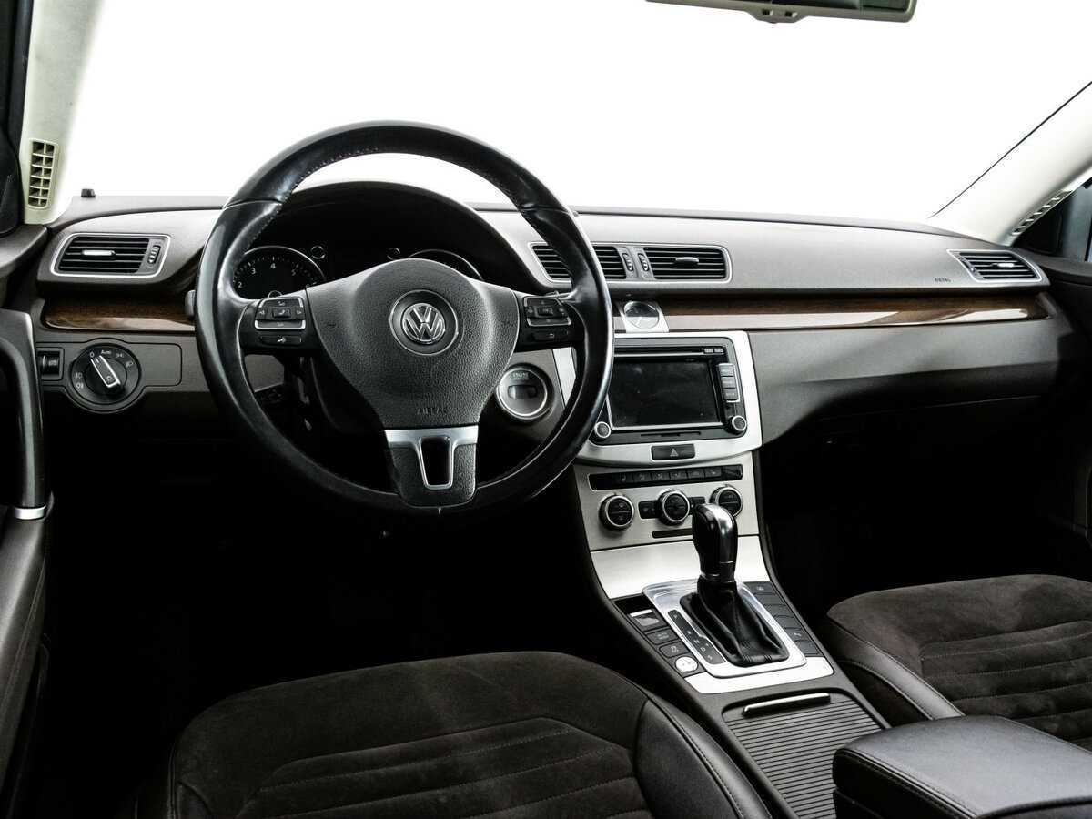 Volkswagen Passat, 2012 - 245 842 км. | Фото №8