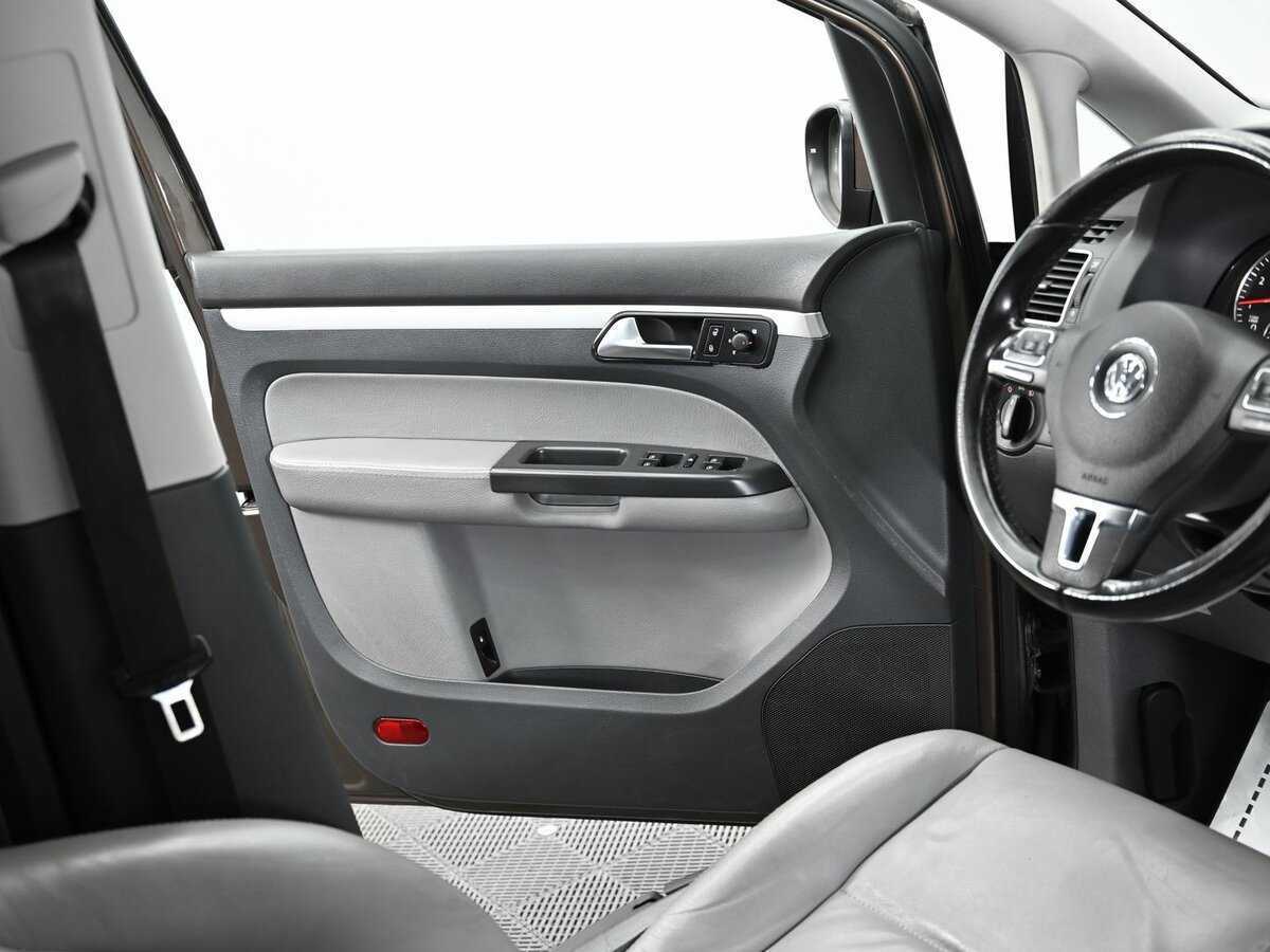 Volkswagen Touran, 2012 - 158 000 км. | Фото №5