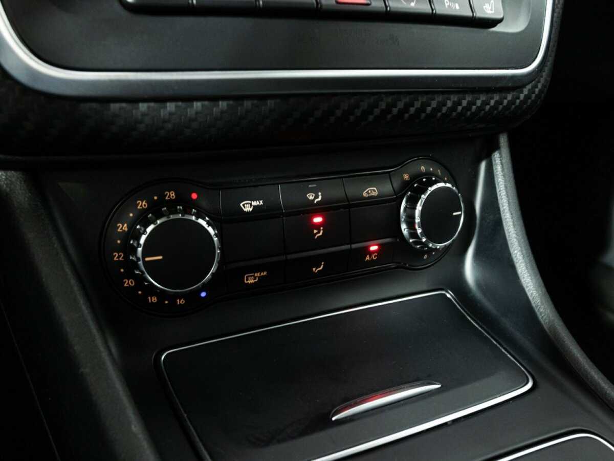 Mercedes-Benz GLA 200, 2017 Фото №18