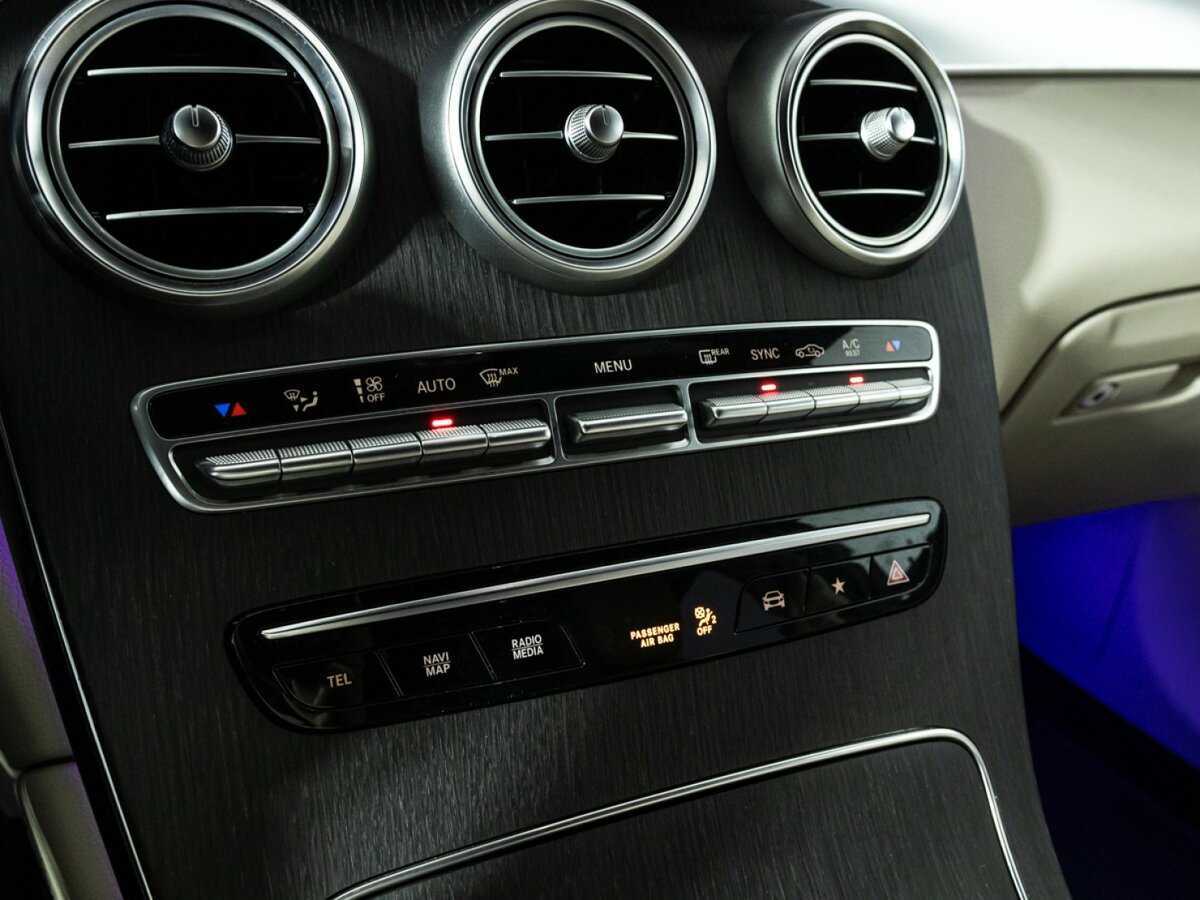 Mercedes-Benz GLC Coupe 300, 2019 Фото №22