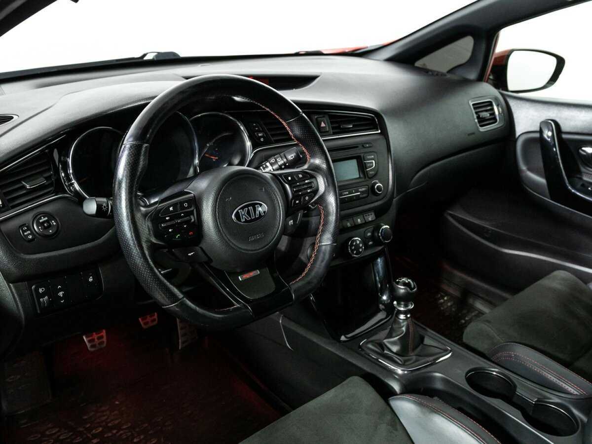 Kia Ceed GT, 2017 Фото №11