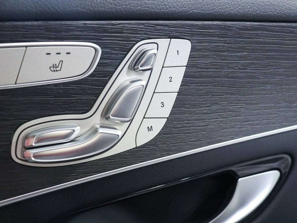 Mercedes-Benz GLC Coupe 300, 2021 Фото №13