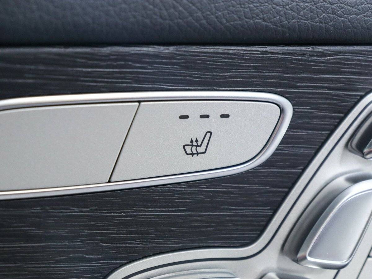 Mercedes-Benz GLC Coupe 300, 2021 Фото №14