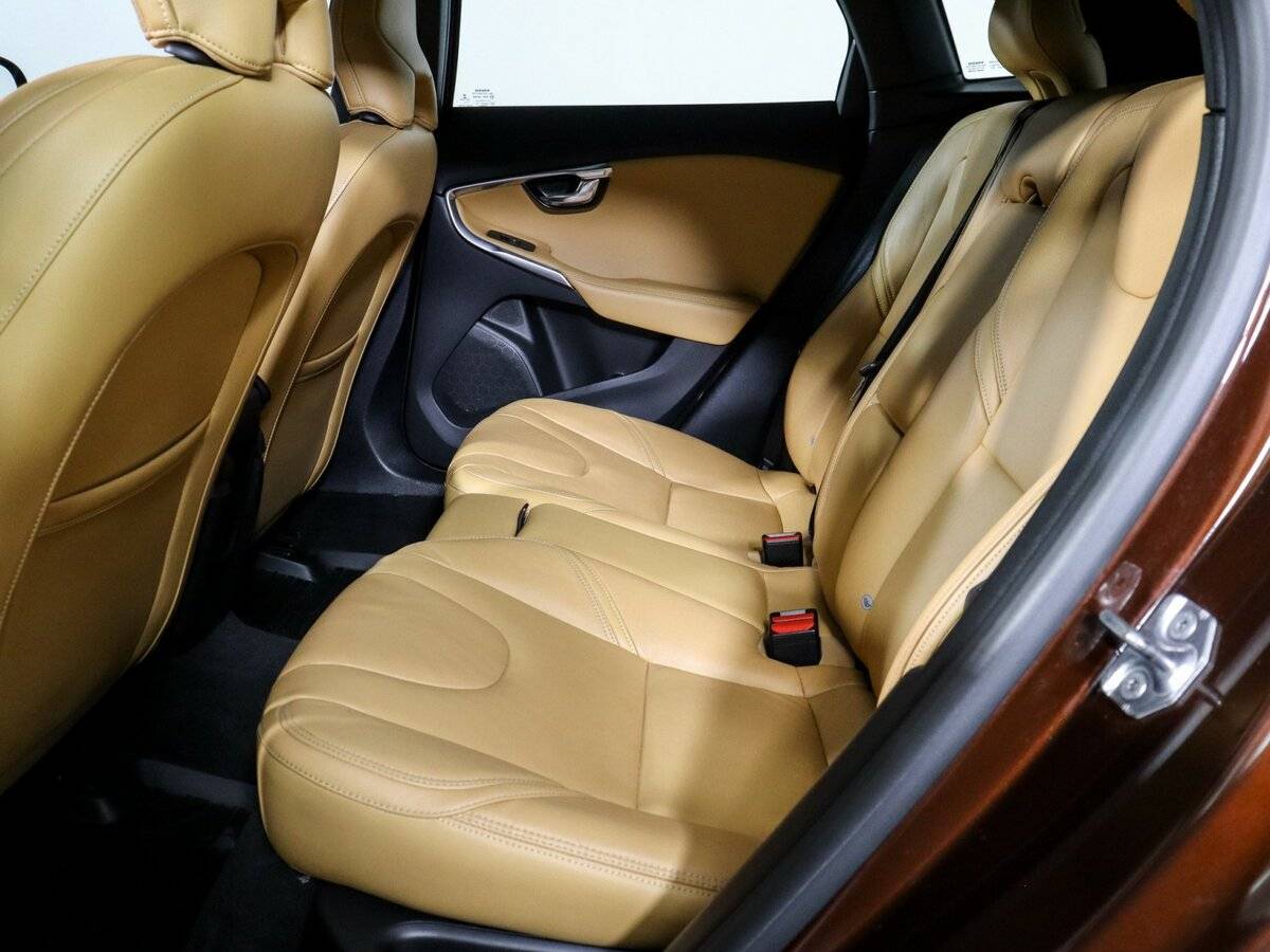 Volvo V40 Cross Country, 2018 Фото №10