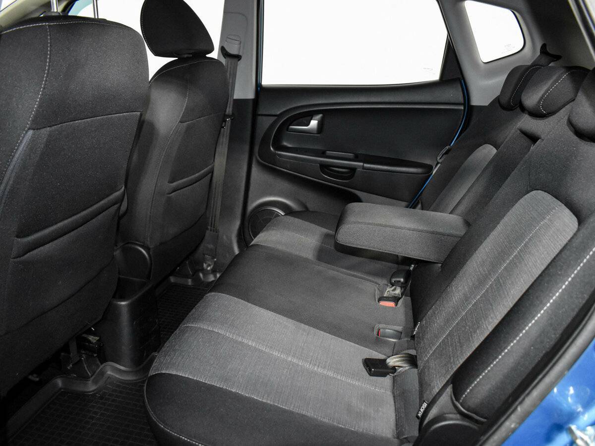 Kia Venga, 2011 Фото №11