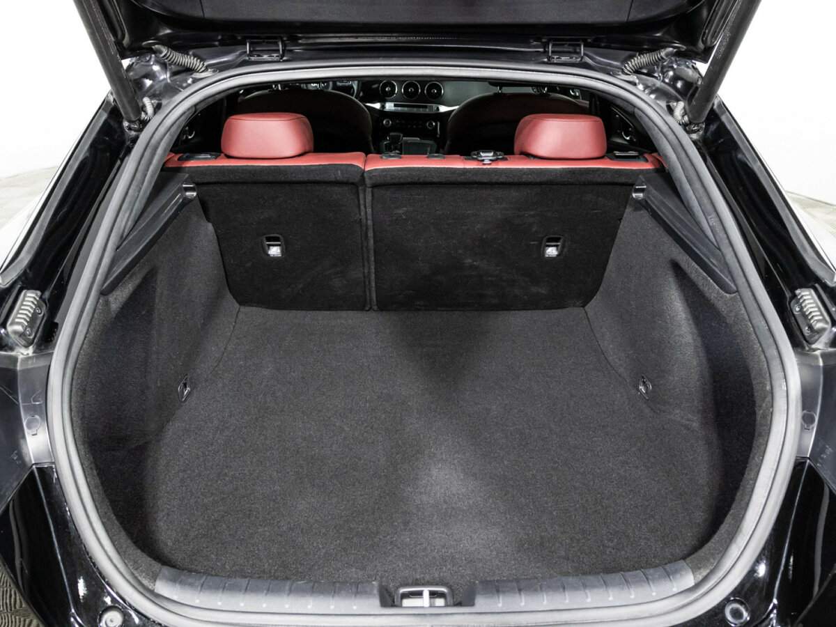 Kia Stinger, 2018 Фото №15