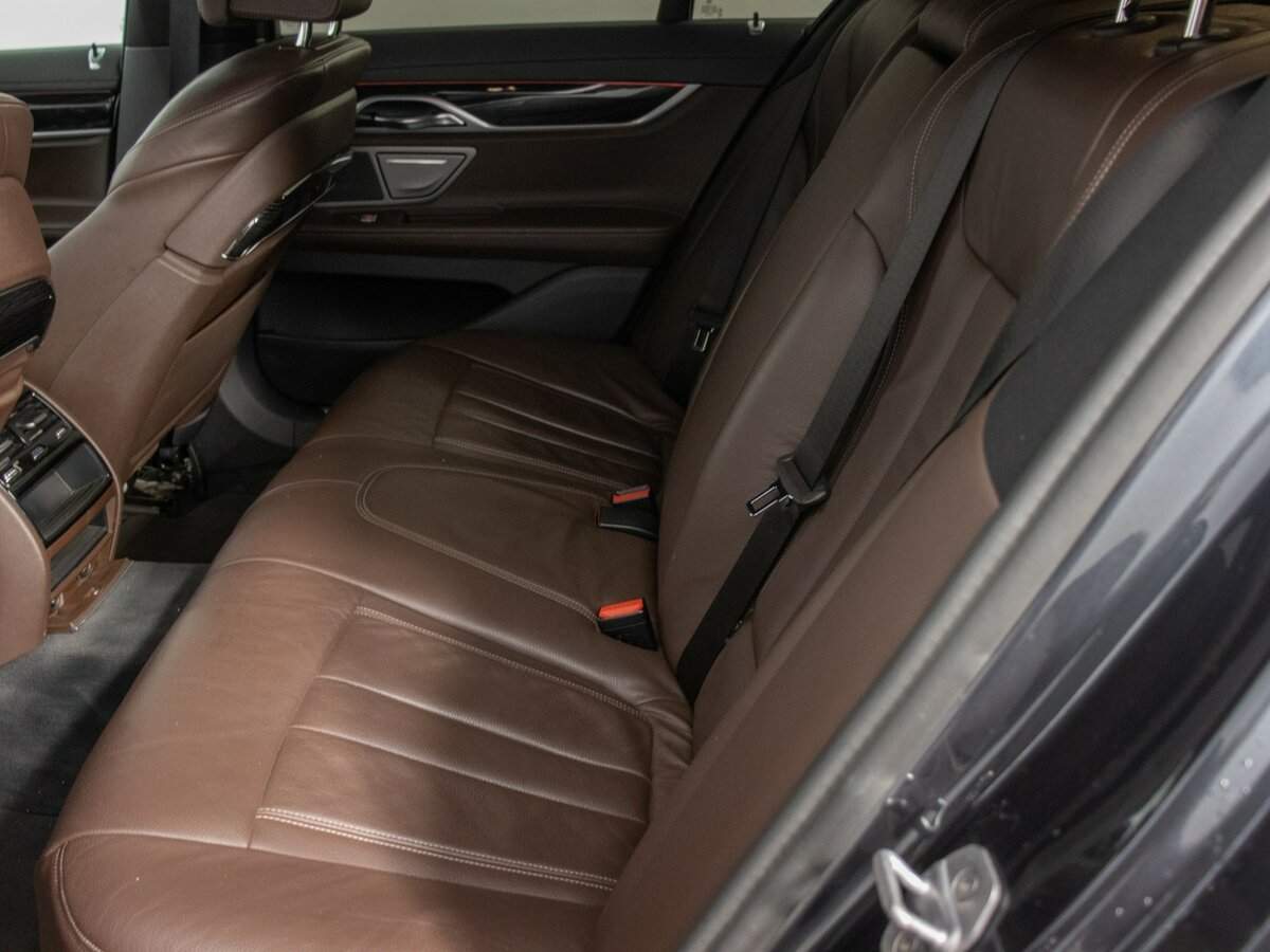BMW 7 серии 730i, 2017 Фото №12