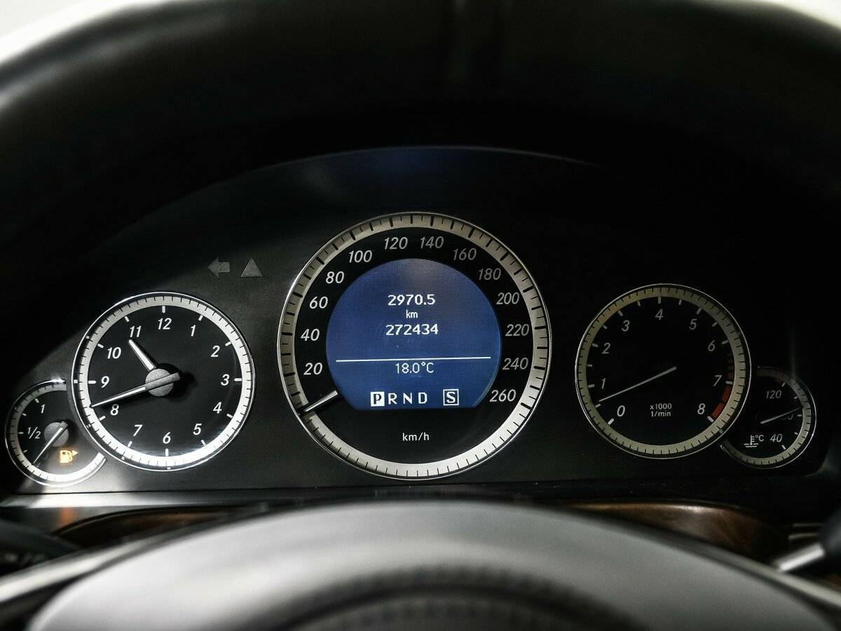 Mercedes-Benz E-Класс 350, 2010 Фото №10