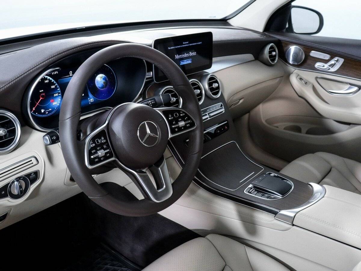 Mercedes-Benz GLC Coupe 300, 2019 Фото №12