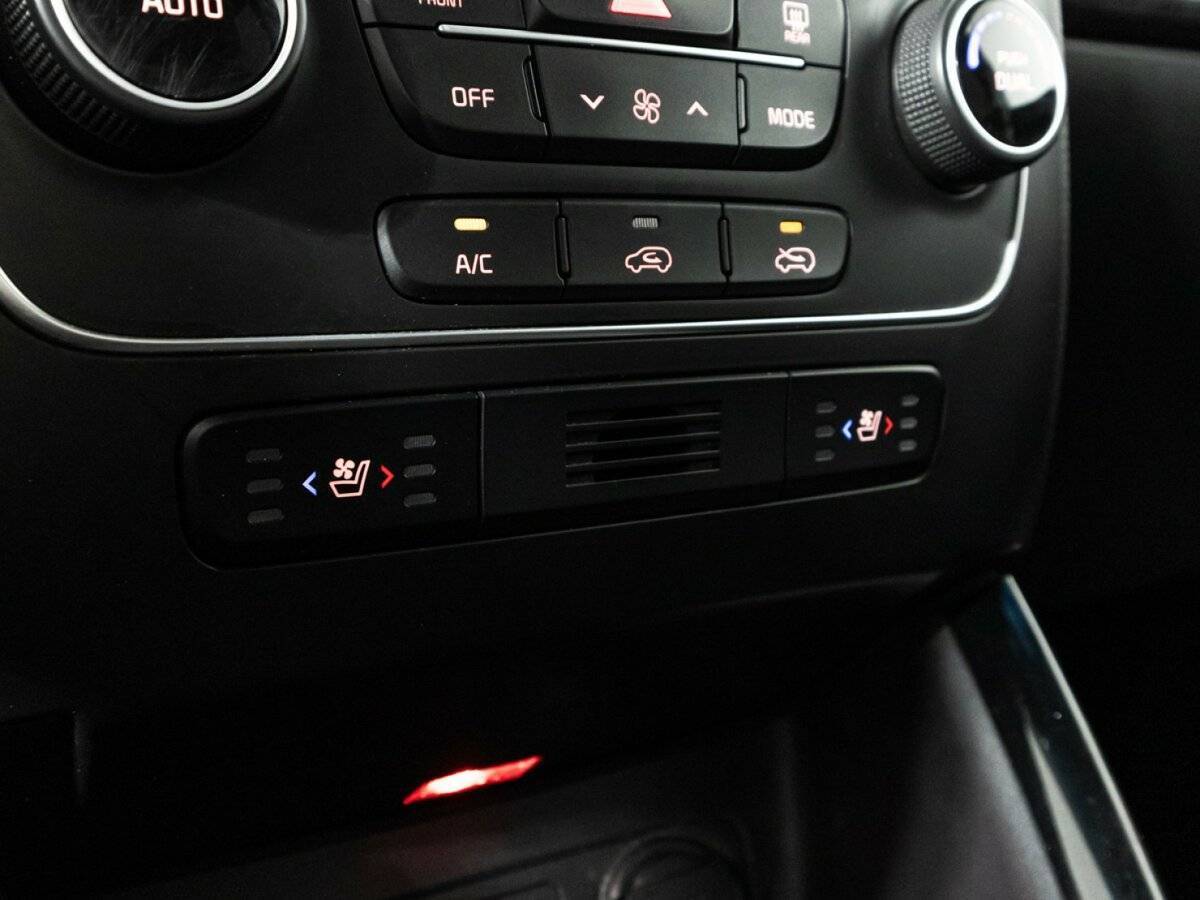 Kia Sorento, 2018 Фото №18