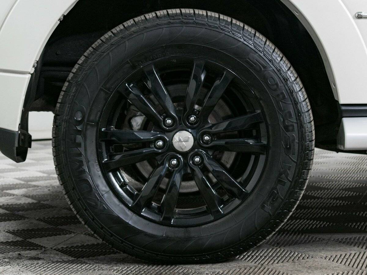 Mitsubishi Pajero, 2019 Фото №19