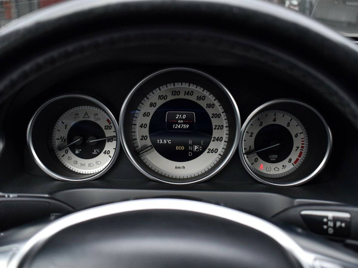 Mercedes-Benz E-Класс 200, 2013 Фото №17