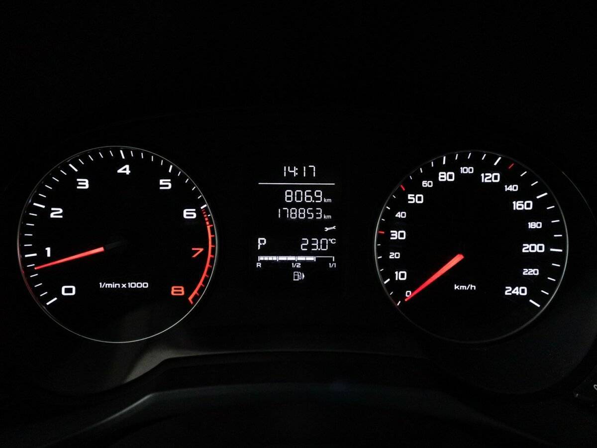 Audi A1, 2010 Фото №12