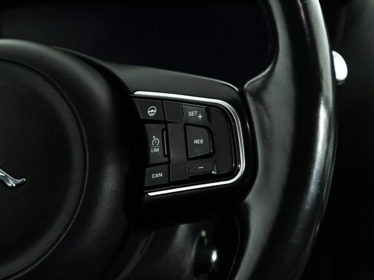 Jaguar F-Pace, 2016 Фото №26