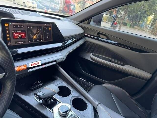 Changan UNI-V, 2022 Фото №12