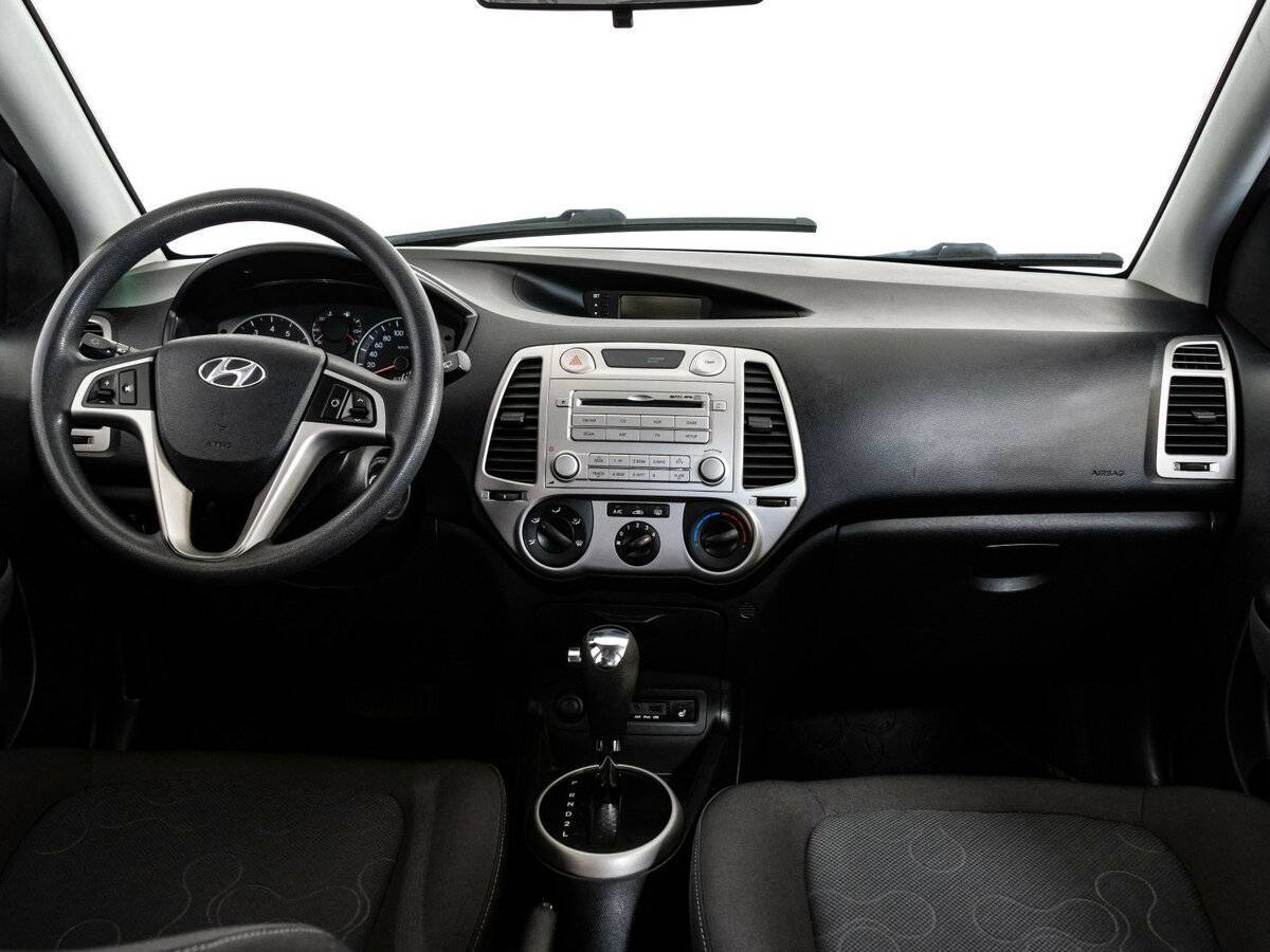 Hyundai i20, 2010 Фото №9