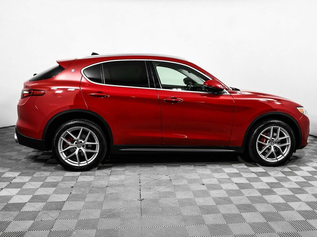 Alfa Romeo Stelvio, 2017 - 75 972 км. | Фото №4